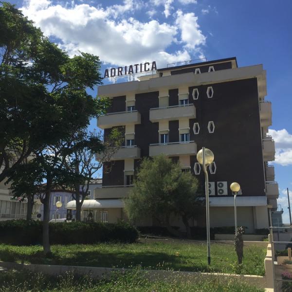 Esterno-Hotel-Adriatica